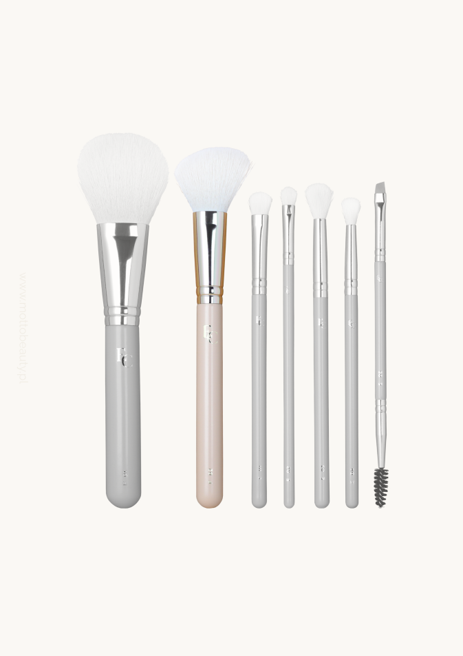 Eveline-Cosmetics-Pedzel-do-modelowania-konturu-twarzy-F02-2.png