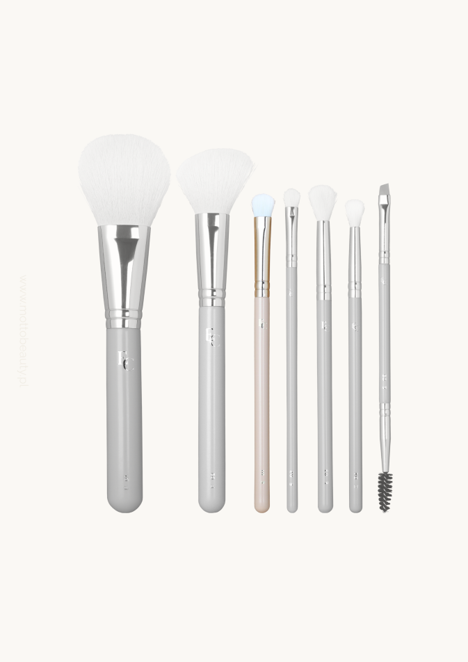 Eveline-Cosmetics-Pedzel-do-aplikacji-cieni-E01-2.png