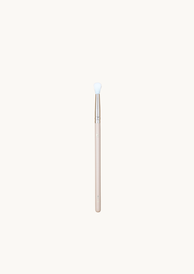 Eveline-Cosmetics-Precyzyjny-pedzel-do-blendowania-cieni-E04-1.png
