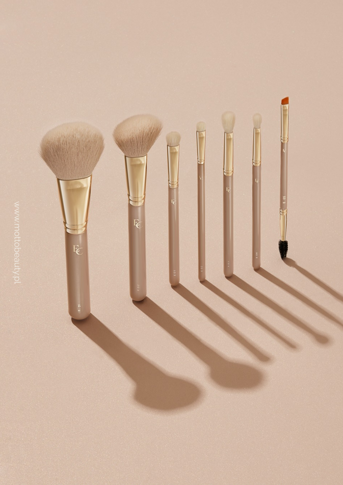 Eveline-Cosmetics-Zestaw pedzli-do-makijazu-bezowo-zlote-naturalne-syntetyczne-3.png