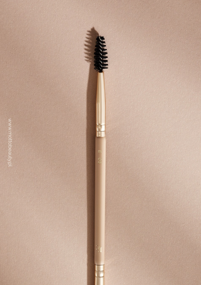 Eveline-Cosmetics-Pedzel-do-makijazu-brwi-i-aplikacji-eyelinera-E05-5.png